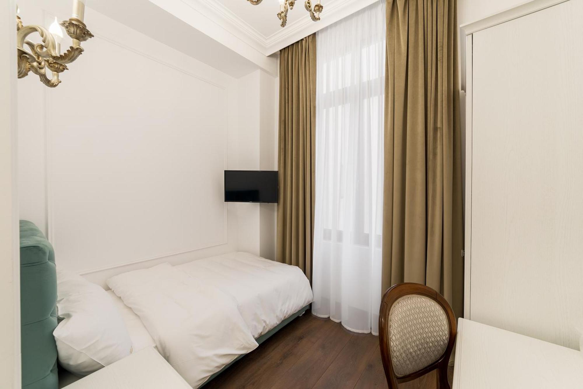 Lahovary Palace Hotel Bucharest Room photo