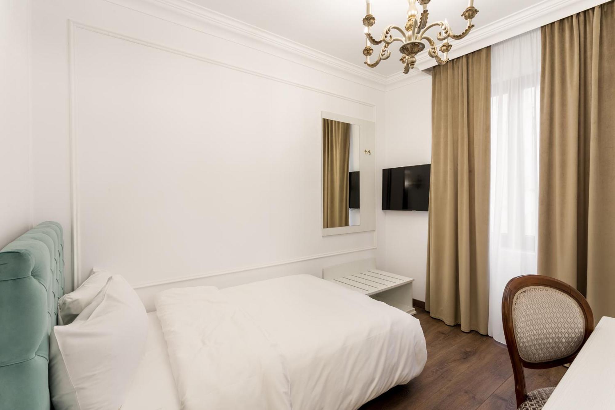 Lahovary Palace Hotel Bucharest Room photo